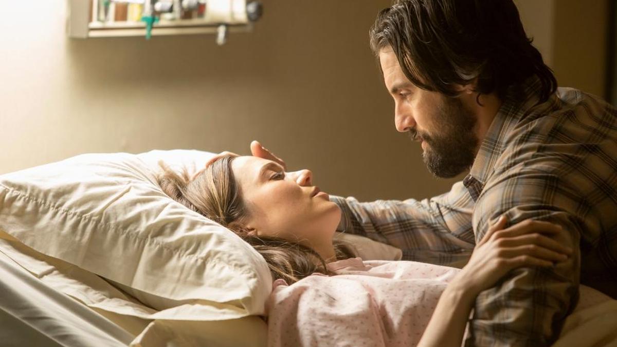Mandy Moore, left, and Milo Ventimiglia in a scene from “This Is Us.” The season finale for the popular time-twisting family drama aired Tuesday.