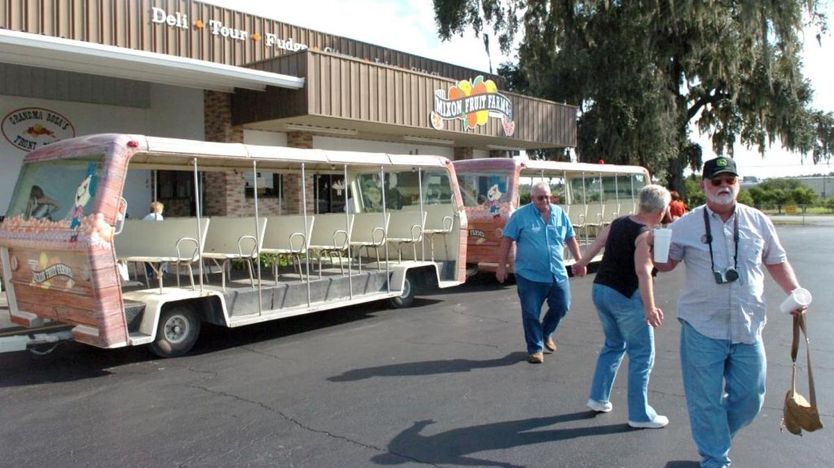 Mixon Fruit Farms is popular with tourist and winter residents, and is one of the largest fruit shippers in the area.