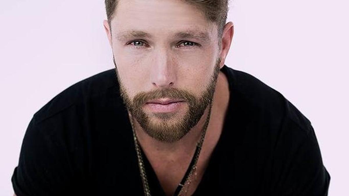 Chris Lane, who has scored country hits with “Fix” and “Broken Windshield View” performs at Joyland in Bradenton on Saturday.