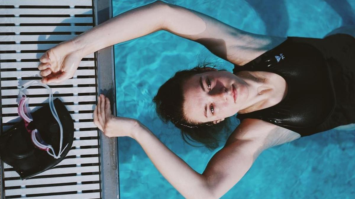 Jordan Boyer stars in Urbanite Theater’s production of “Dry Land.”