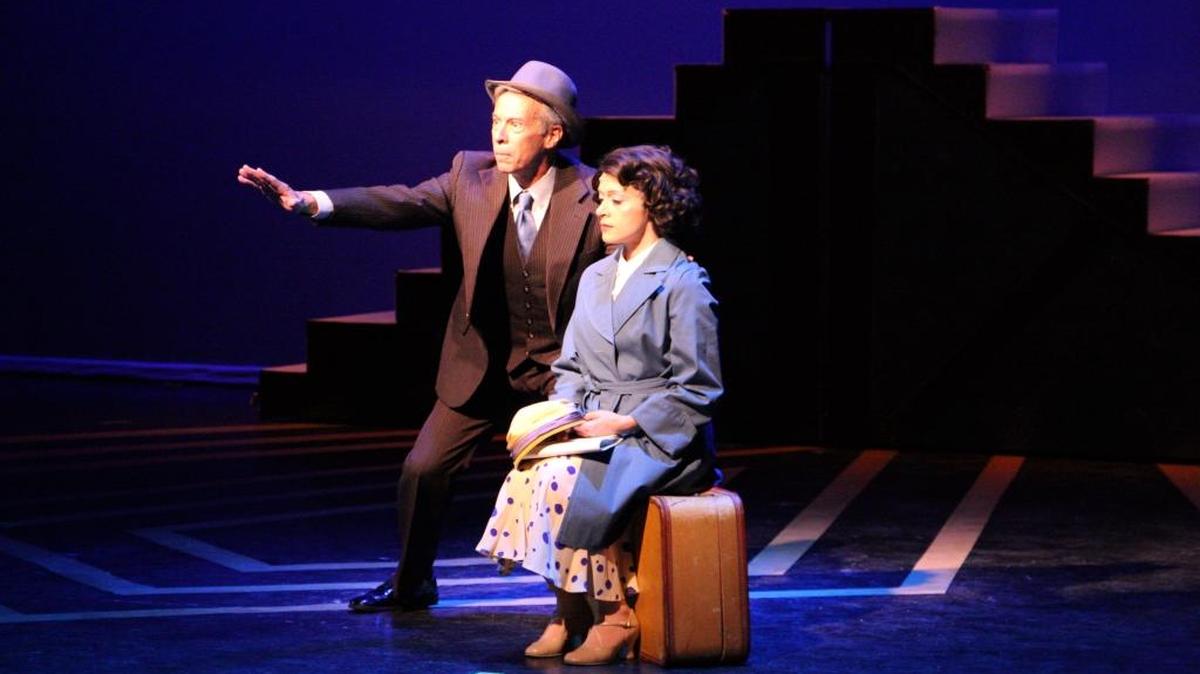Alan Tulin and Sarah Cassidy star in the Manatee Players’ production of “42nd Street.”