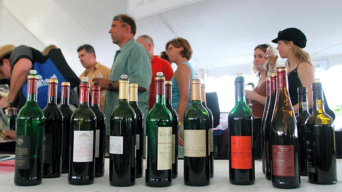 Wine and food lovers lined up for a taste of the grape at a past Suncoast Wine Festival.