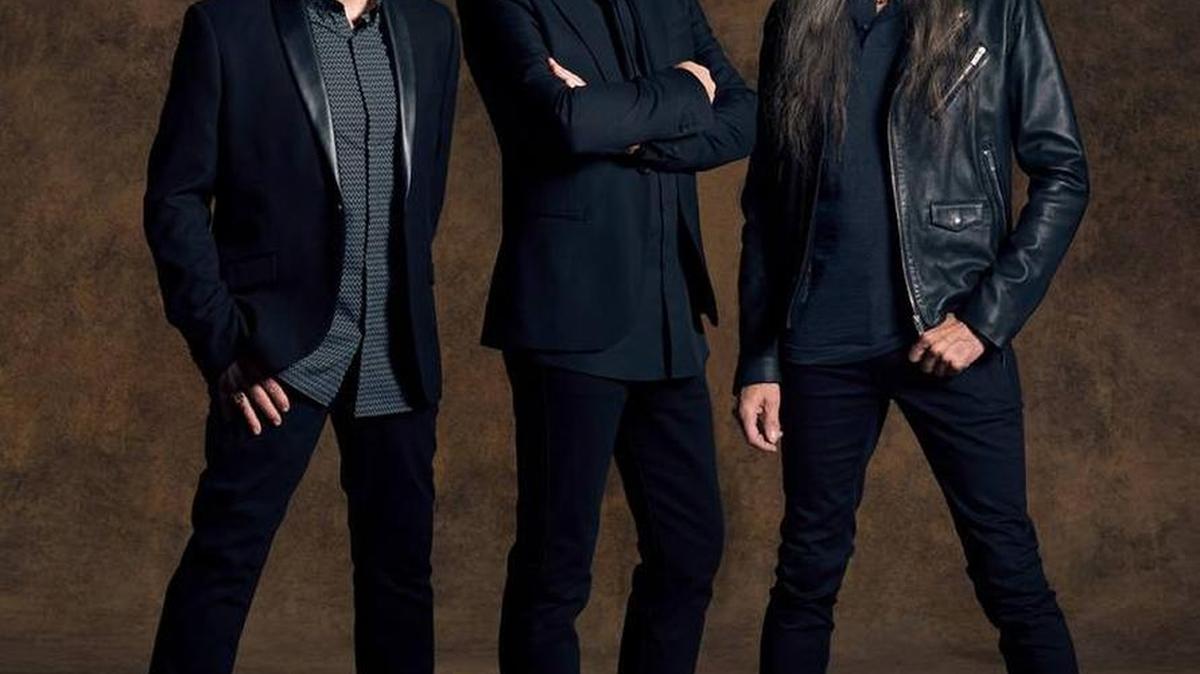 The Doobie Brothers, above, and Chicago perform Thursday at the MidFlorida Credit Union Amphitheatre in Tampa.