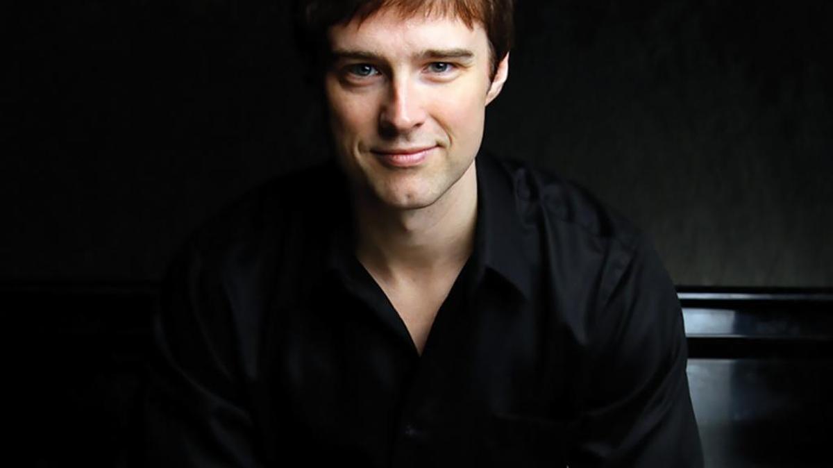 The Sarasota Orchestra performs a pops concert featuring the music of Elton John. Pianist Michael Cavanaugh joins the orchestra for the performance.