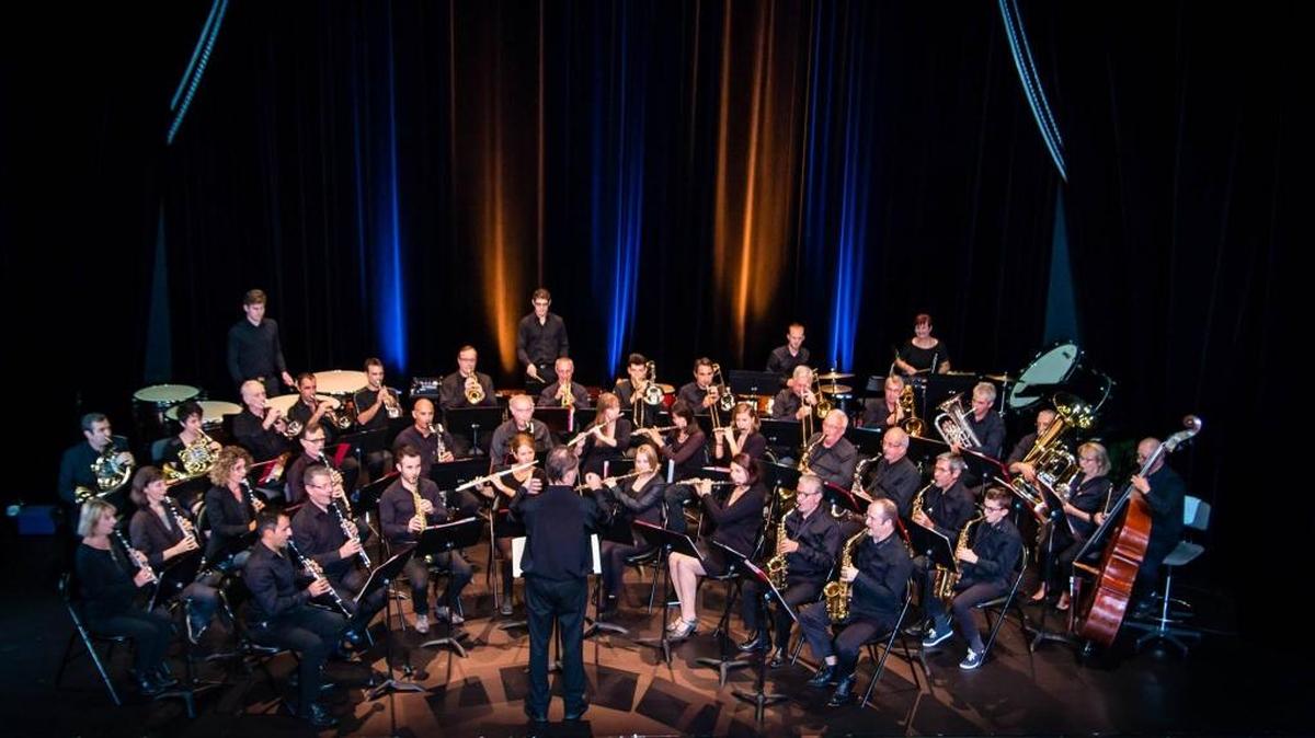 Les Philharmonistes, a touring band from France, performs in concert Saturday with the Manatee Community Concert Band.