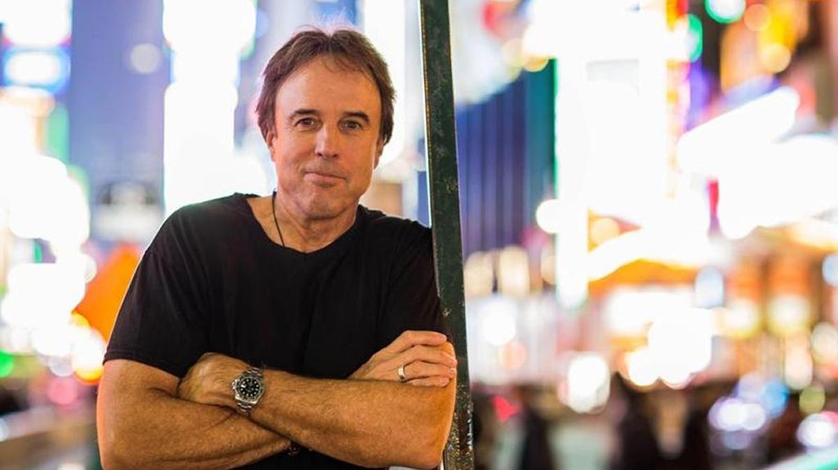 Kevin Nealon will perform at McCurdy’s Comedy Theatre in Sarasota this weekend.
