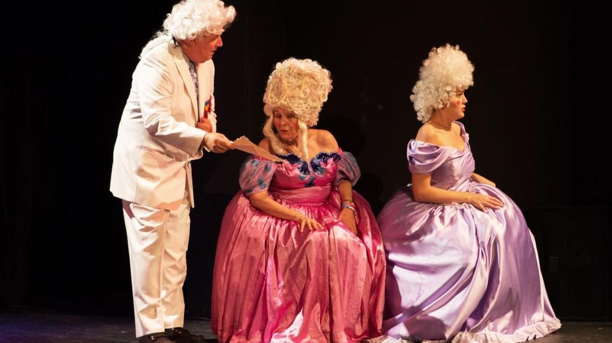 From left, Tom Aposporos, Jenny Walker and Olivia Valek star in “Cosi.”