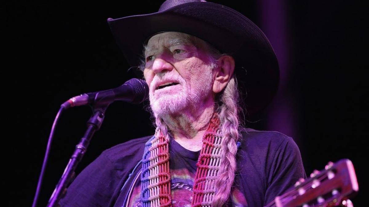 Willie Nelson will perform Friday at the annual Florida Strawberry Festival in Plant City.