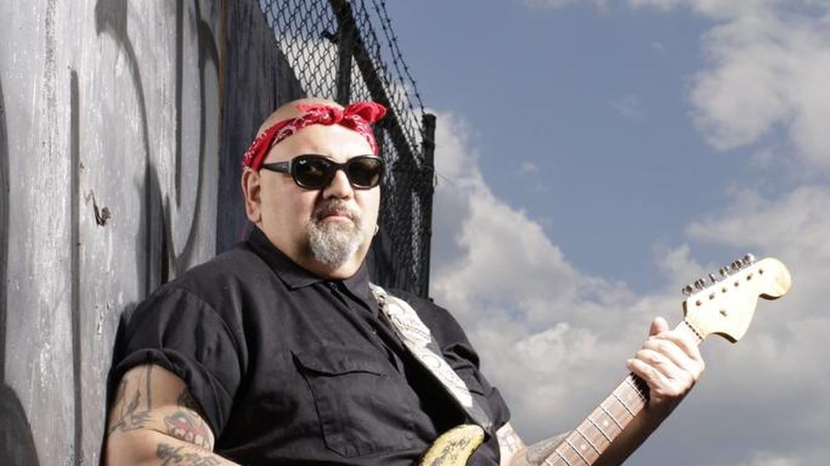 Prolific blues singer-guitarist Ted Horowitz, aka Popa Chubby, performs at Ace’s Live in Bradenton on Thursday.