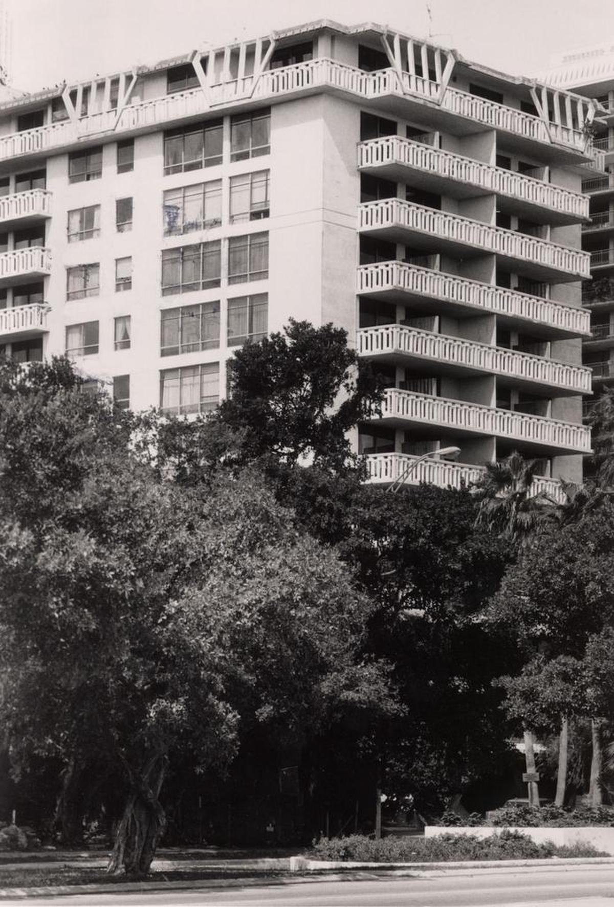 Coconut Grove's Mutiny Hotel as it appeared in 1989 after its sale and conversion to condos.