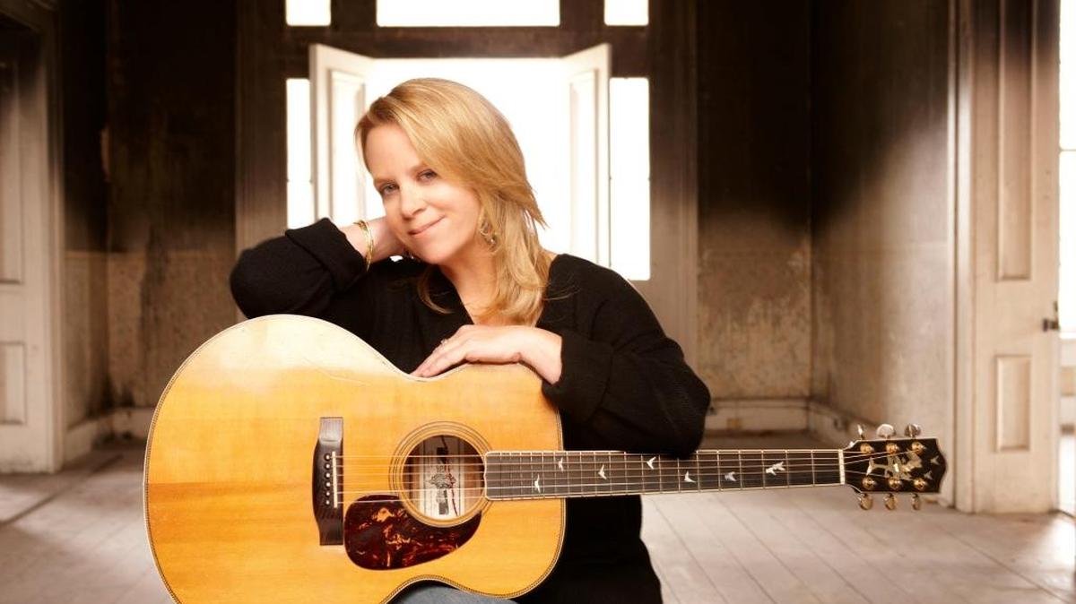 Grammy-winning country singer Mary Chapin Carpenter performs in Sarasota this weekend. She’ll be at the Van Wezel Performing Arts Hall on Friday.