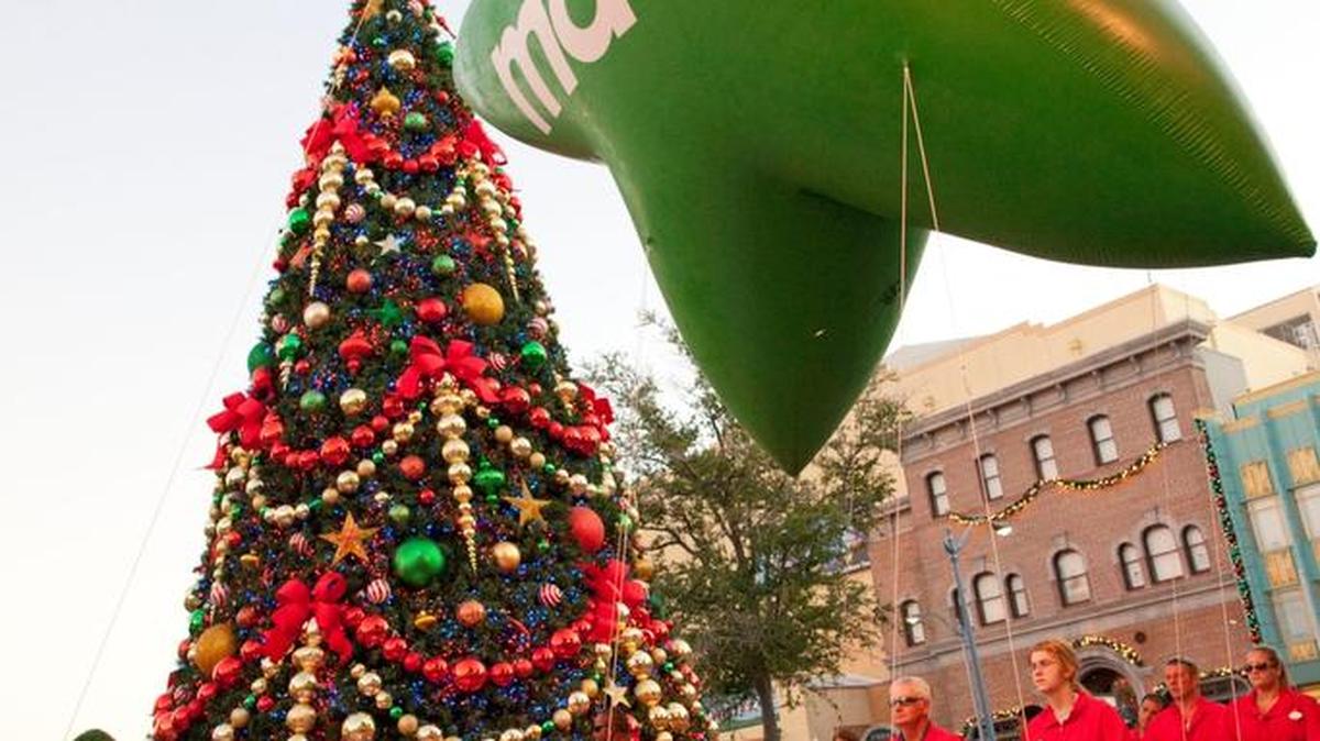 From Dec. 5 to Jan. 2, the Macy’s Holiday Parade fills the streets of Universal Studios Florida every day.