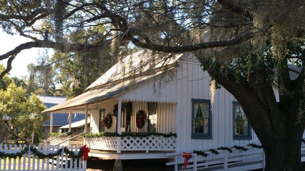 A 1916 Florida Cracker Christmas is a festival celebrating heritage and old-fashioned holiday traditions is 11 a.m.-4 p.m. Sunday at the Manatee Village Historical Park, 1404 Manatee Ave. E., Bradenton.