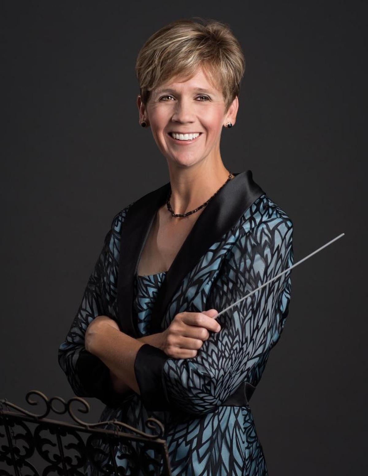 Robyn Bell will conduct the SCF Bradenton Symphony Orchestra.