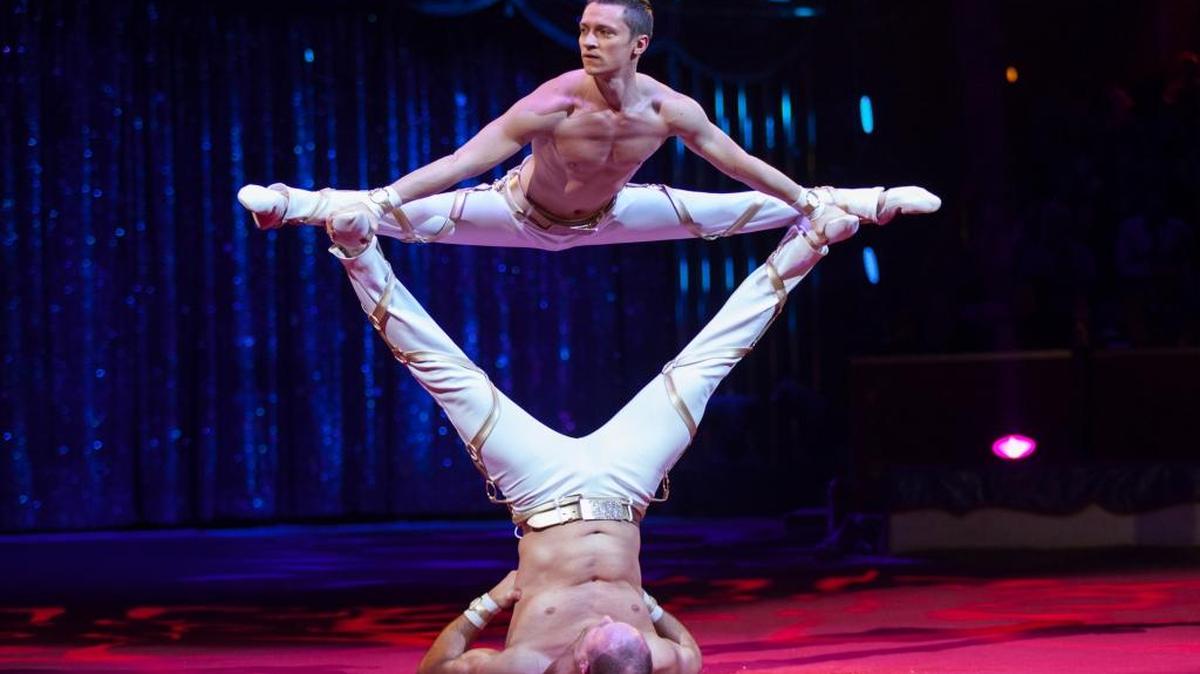 Hand-balancing act Duo KVAS will perform in Circus Sarasota’s annual show titled “Ovation.”
