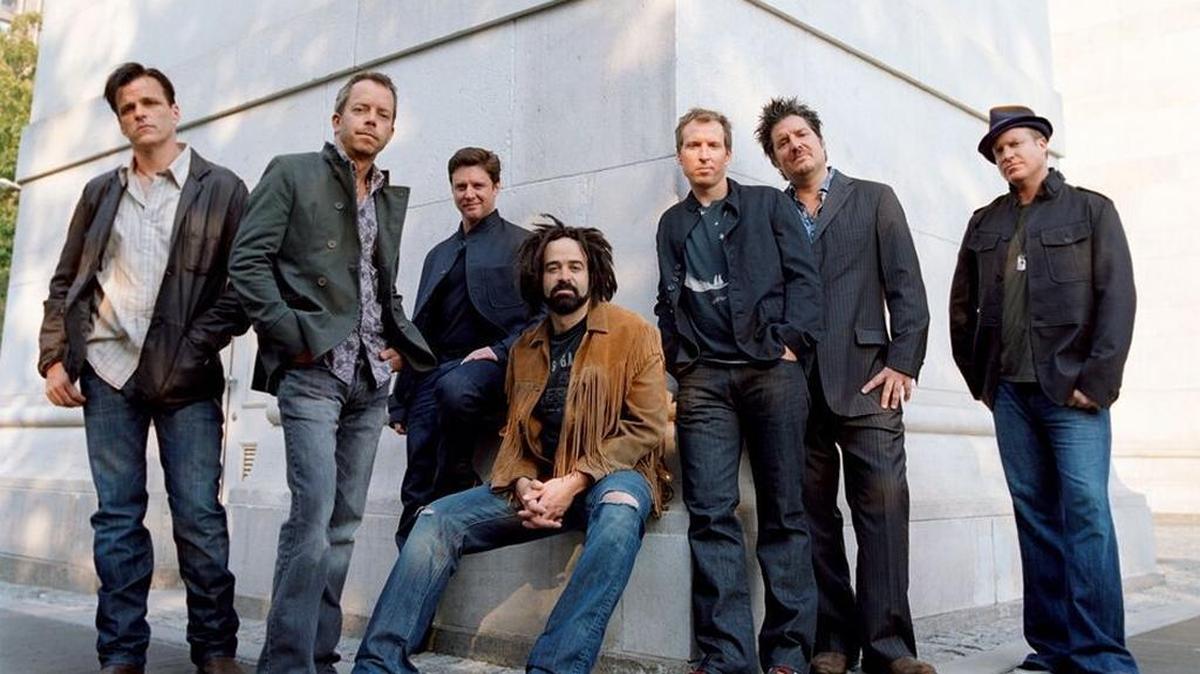 Still featuring several members from the early-1990s lineup, the Counting Crows will perform Tuesday at the MidFlorida Credit Union Amphitheatre in Tampa.