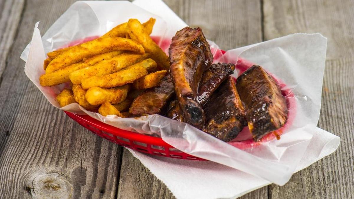 Local bands, craft breweries and barbecue restaurants will be at the Sarasota Farm Bureau on Saturday for the third annual Beer, Bands & BBQ.