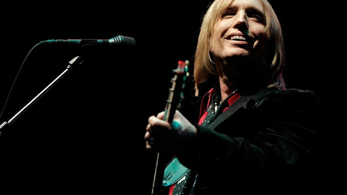 In this June 16, 2006 file photo, Tom Petty performs at the Bonnaroo Music & Arts Festival in Manchester, Tenn. Petty has died at age 66. Spokeswoman Carla Sacks says Petty died Monday night at UCLA Medical Center in Los Angeles after he suffered cardiac arrest.