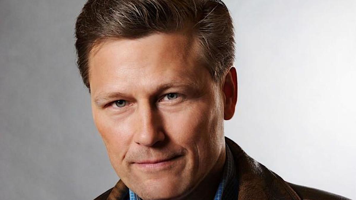 Best-selling novelist David Baldacci wil speak at State College of Florida in Bradenton March 13.