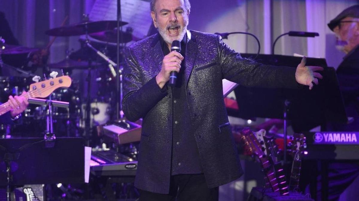 Neil Diamond brings his 50th anniversary tour to Amalie Arena in Tampa on Sunday.