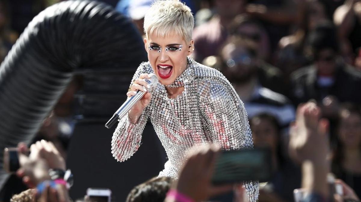 Katy Perry is pushing back the start of her new tour to Sept. 19 in Montreal. Perry said in a statement Thursday, Aug. 17, that “major elements of my tour stage design could not be available for me to rehearse on until this week.”