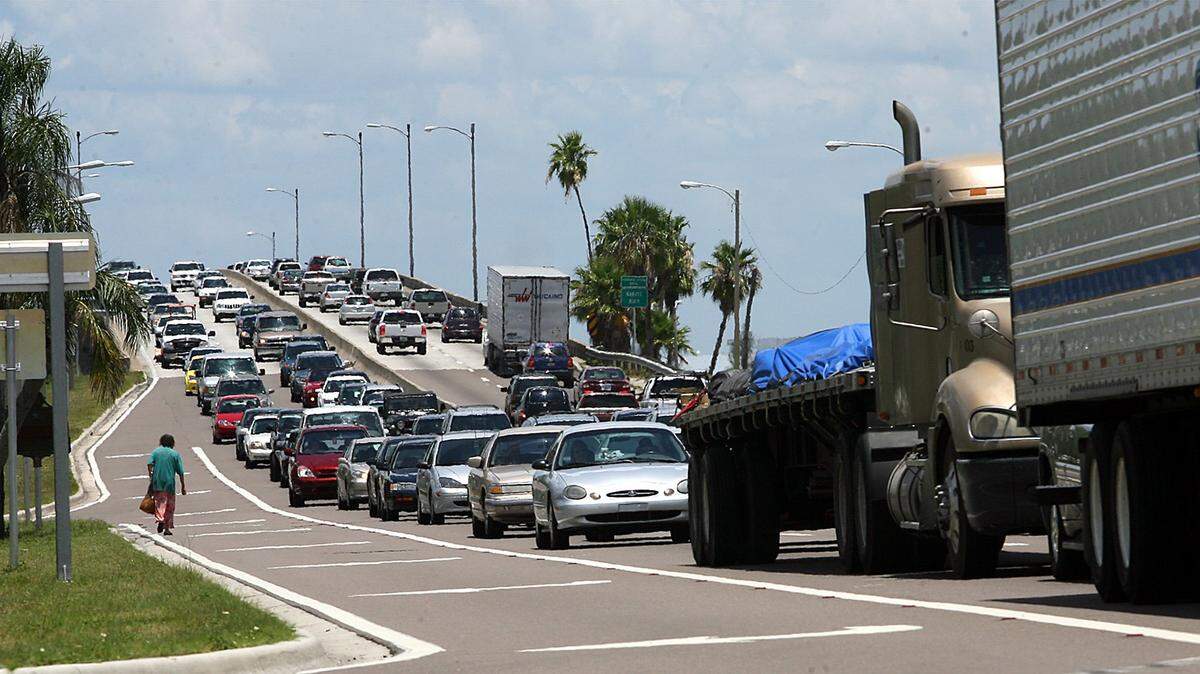 FDOT has a two-part plan to alleviate traffic on the 66-year-old DeSoto Bridge between Bradenton and Palmetto. Only one part is funded.