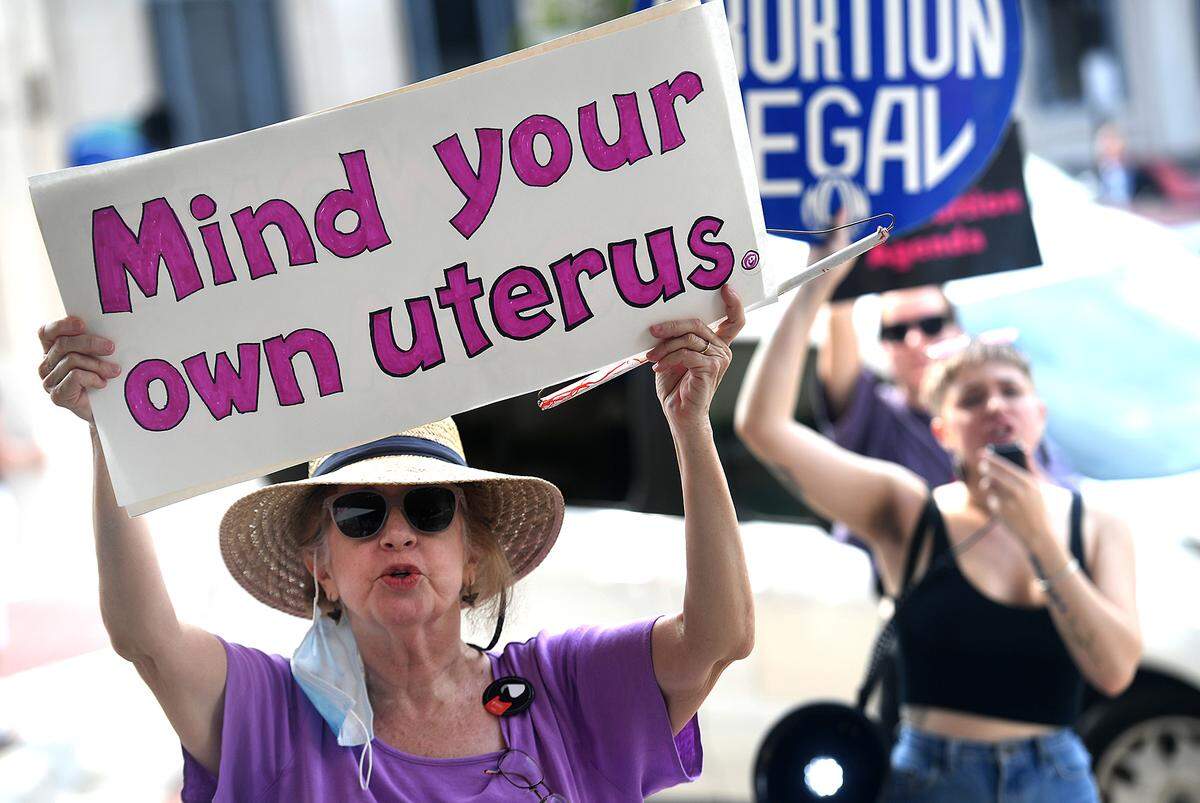 07/27/21--A group of around 40 pro-choice protestors rallied outside the Manatee County Administration Building to denounce the board’s decision to pursue restrictions on local abortions.