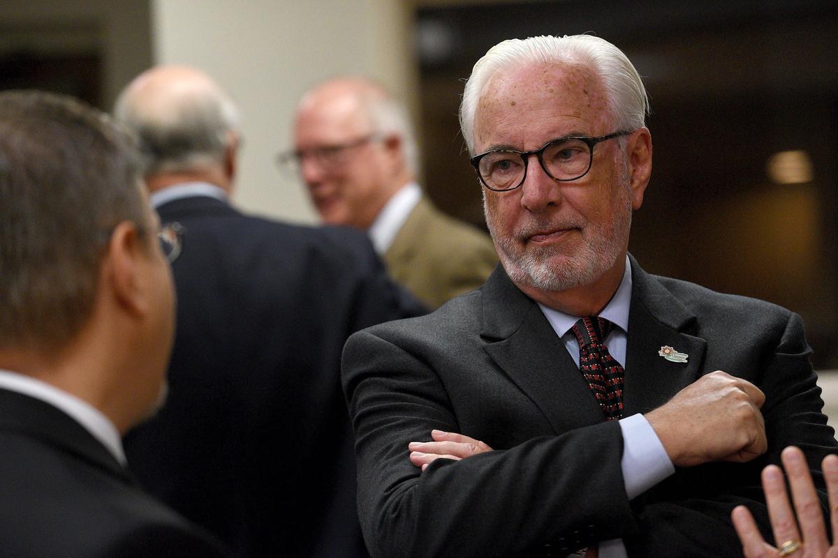 Retired Manatee County Administrator Ed Hunzeker is running against Commissioner Vanessa Baugh to represent Manatee’s District 5, which encompasses East Manatee, Lakewood Ranch and Myakka City.