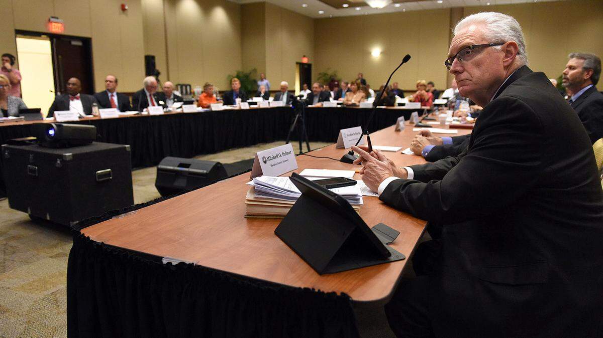 Manatee and Sarasota County Commissioners in a joint meeting at the Bradenton Area Convention Center Thursday. 
 TIFFANY TOMPKINS-CONDIE/Bradenton Herald