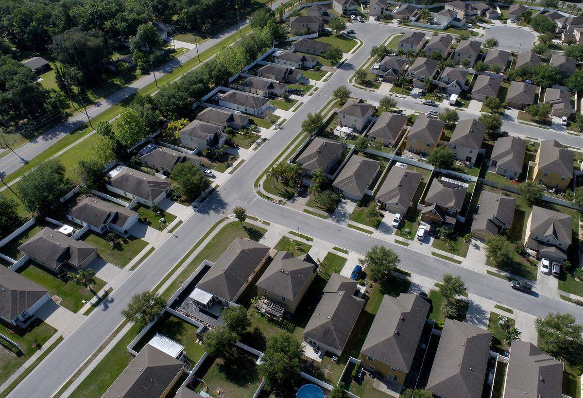 04/05/21--Gillette Grove, a subdivision in the evacuation zone surrounding Piney Point, has several residents which have decided not to leave their homes. Piney Point continues to be a danger to residents, businesses and Tampa Bay as millions of gallons of process water continues to leak and be pumped from the site.