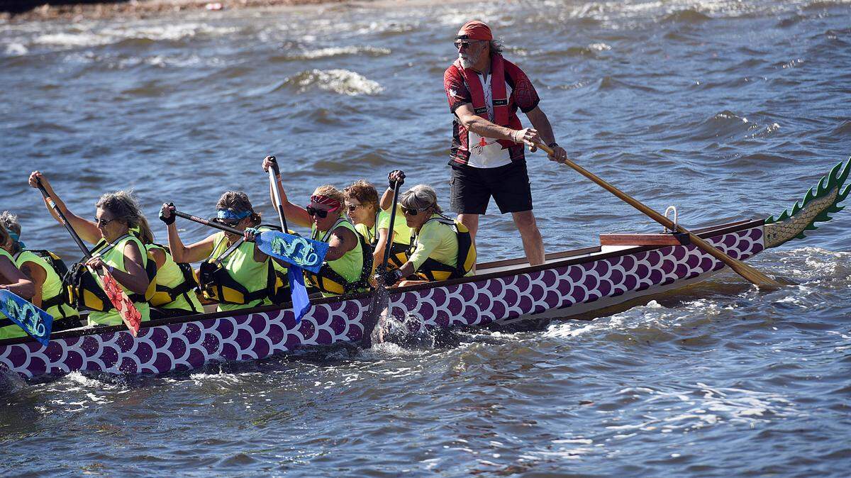 Boaters fight the rough waters Saturday at the Bradenton Dragon Boat Festival at the Riverwalk.TIFFANY TOMPKINS/Bradenton Herald