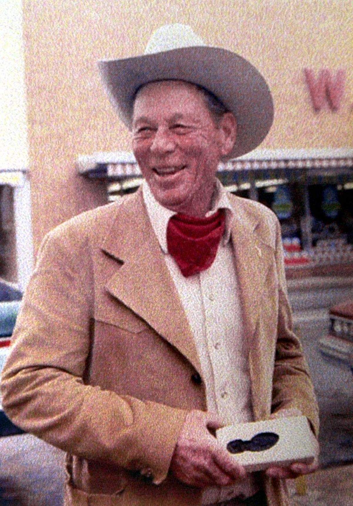 A picture from 1980 of Vick Blackstone, after receiving the Manatee County Distinguished Citizen Award.