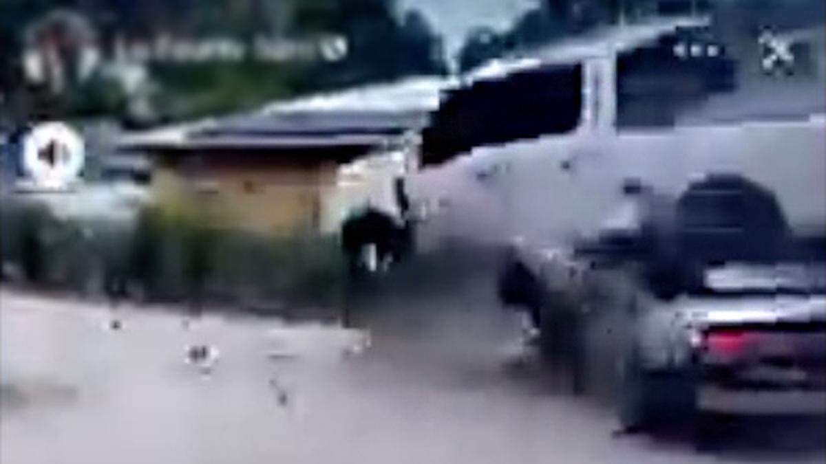 A short video posted online appears to show the moment when two stolen vehicles collided Sunday afternoon in a Bradenton neighborhood.