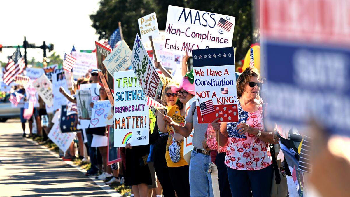 Thousands attended the No Kings protest organized by Indivisible Manatee near the University Town Center along University Parkway in Sarasota during one of the hundreds of rallies held across the country on Saturday, Oct. 18, 2025.