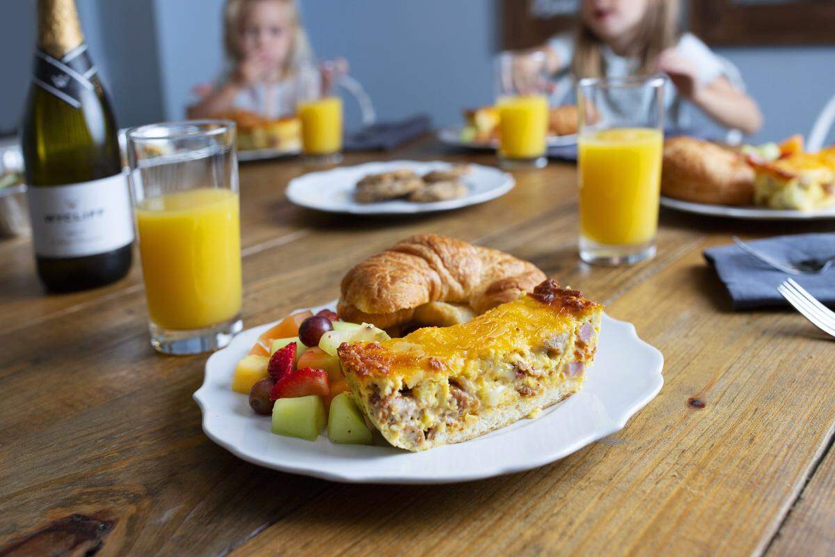 Metro Diner locations will offer dine-in service and ready-to-heat to-go meals this Mother’s Day.