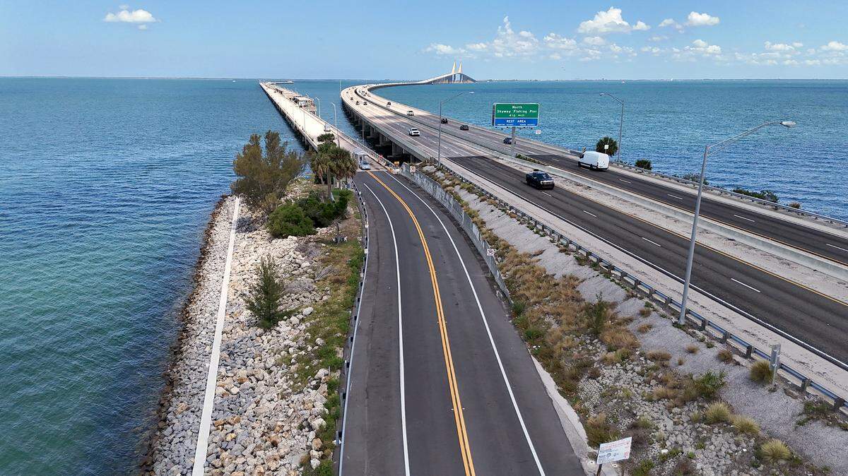 The entrance to the south Skyway fishing pier runs alongside Interstate 275 in Manatee County in this September 2024 Bradenton Herald file photo.