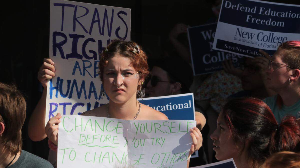 Protesters gathered on the New College of Florida campus Jan. 31, 2023, ahead of the first meeting after six members of the Board of Trustees were replaced by Gov. Ron DeSantis.