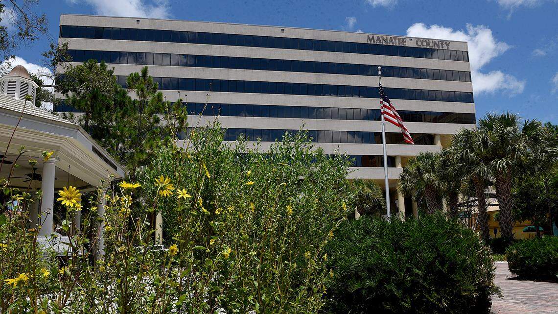 A Georgia man who impersonated a local development company to steal $1.4 million from Manatee County officials has been arrested on fraud charges, the sheriff’s office said.