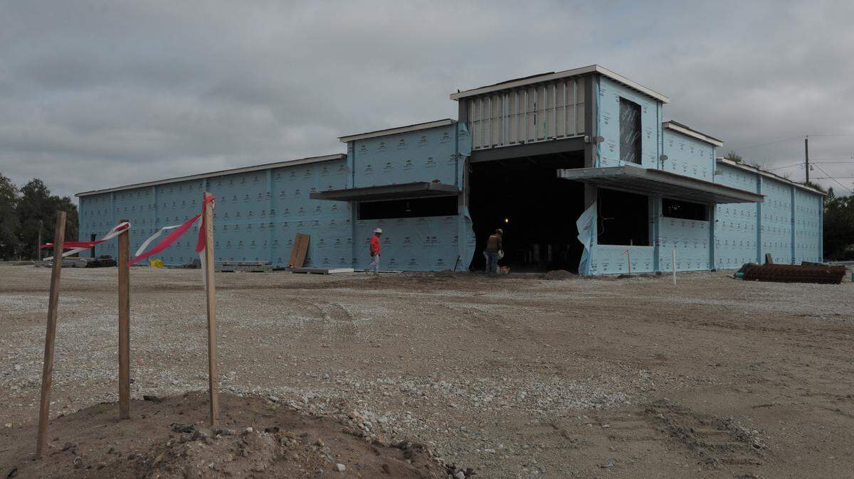 File: Aldi is building a new grocery store in the 4500 block of 53rd Avenue East in Bradenton. Update: The store is now open.
 GRANT JEFFERIES/Bradenton Herald