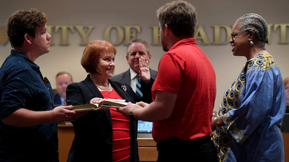 Marianne Barnebey is sworn in as Councilwoman for Ward 2 for another term during the Bradenton City Council’s swearing in ceremony during a special session on January 3, 2023.