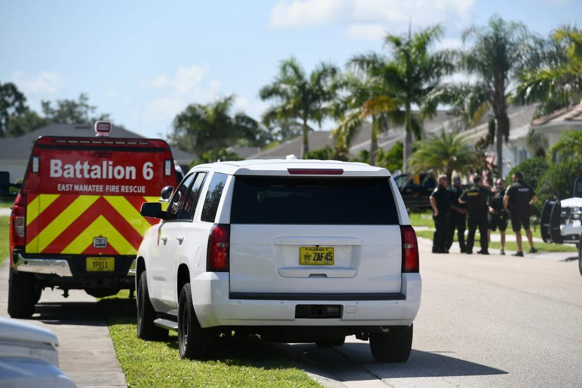 First responders at the site of a possible drowning at Marshall’s Landing in Bradenton on Friday.