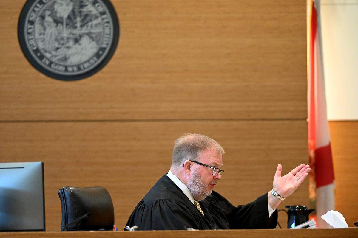 Judge Matte Whyte advises the jury on the sixth day of Ashley Benefield’s trial for the second-degree murder of her husband, Doug Benefield, in 2020 at the Manatee County Judicial Center, July 29, 2024.