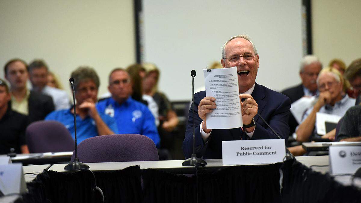 Developer Pat Neal makes a presentation to the Manatee County Commission about affordable/workforce housing in the county. 
 TIFFANY TOMPKINS/Bradenton Herald