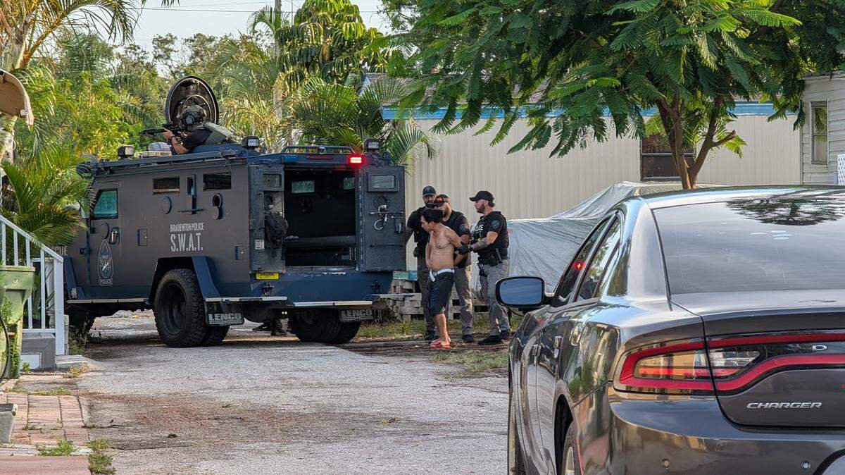 Bradenton Police Department’s Crime Reduction Team served a search warrant on the home of a suspected drug trafficker, Olvin Gutierrez Ponce, and arrested him on several felony charges on Tuesday, July 15, 2025.