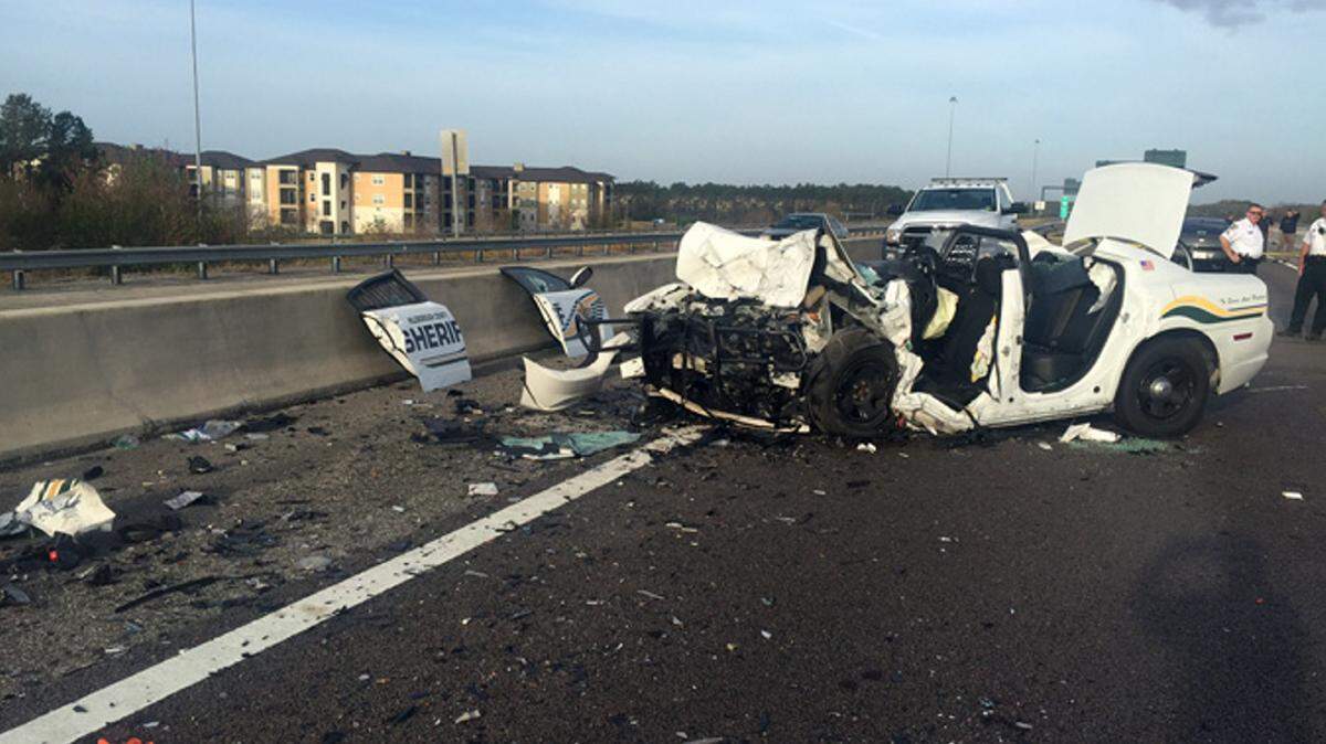 The fatal crash early Saturday morning on the east end of Selmon Expressway claimed two lives. 
 BAY NEWS 9 from Hillsborough County Sheriff's Office)
