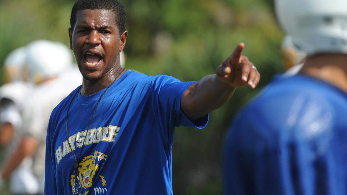 Prep football | Elijah Freeman resigns as Bayshore's head coach 