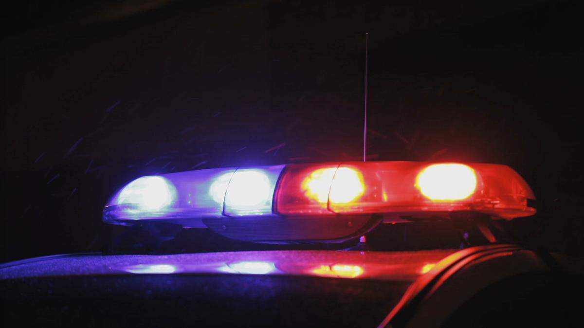 A suspected vehicle burglary late Sunday night escalated after the suspect shot at Manatee County deputies, resulting in an hours-long manhunt, the sheriff’s office said. 