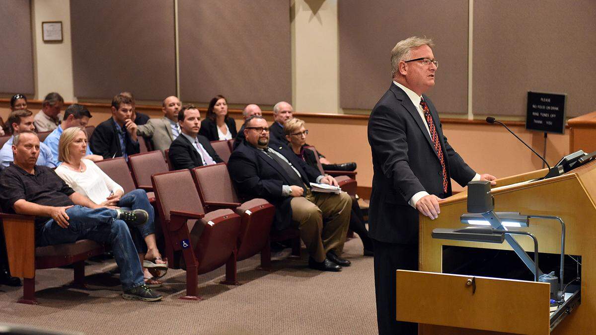 Ed Vogler addresses Bradenton City Council on Wednesday night regarding Glazier Gates Park.TIFFANY TOMPKINS-CONDIE/Bradenton Herald