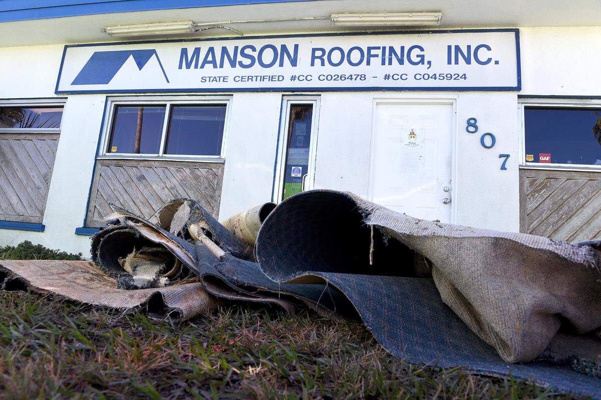 11/30/21—An early morning fire on Sunday, Nov. 28, caused extensive damage to Manson Roofing, a business in Bradenton. An investigation into the cause was ruled undetermined.