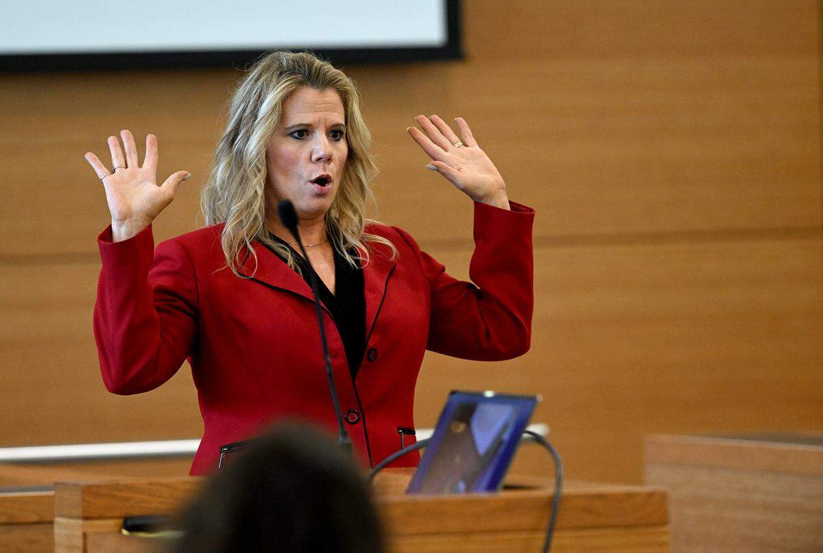 Suzanne O’Donnell presents closing arguments to the jury on the sixth day of Ashley Benefield’s trial for the second-degree murder of her husband, Doug Benefield, in 2020 at the Manatee County Judicial Center, July 29, 2024.